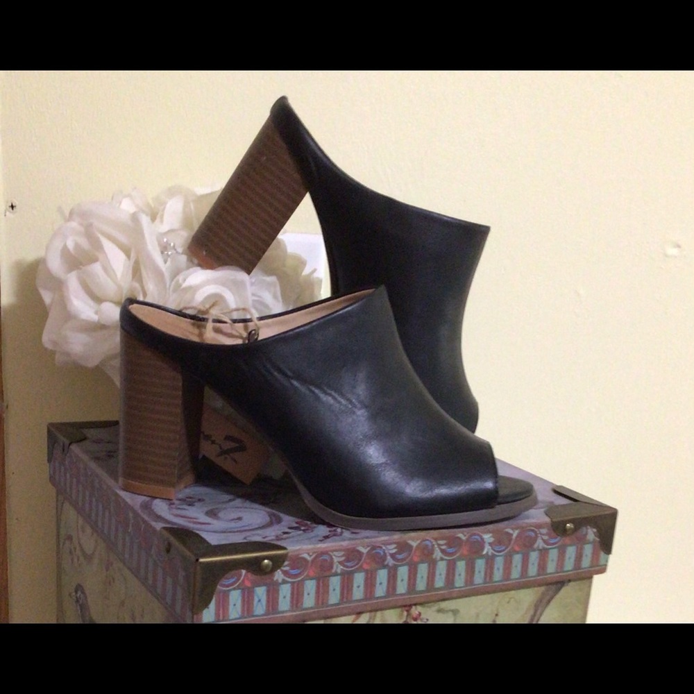 Seven7 Shoes  size 8